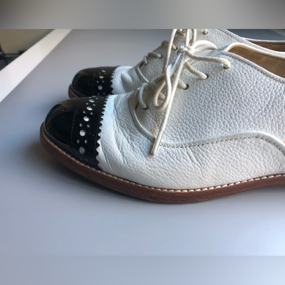 Kate Spade White & Black leather Oxfords Women's Size: 8M - Picture 10 of 14
